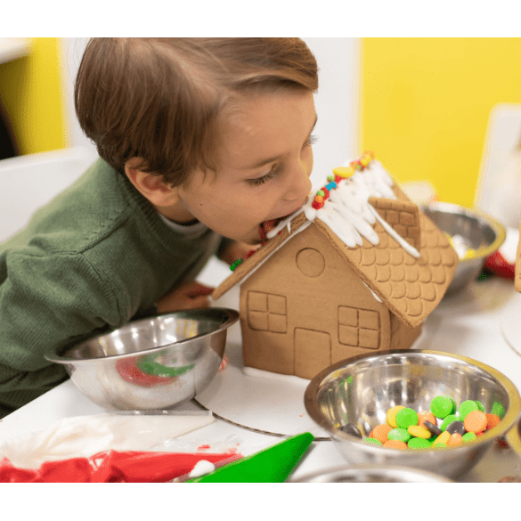 Sweetology Cookie Decorating Kits Deluxe Holiday House Decorating Kit Sweetology DELUXE Gingerbread House Decorating Kit