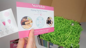 This Sweetology unboxing video shows what comes in a cookie and/or cupcake do it yourself decorating kit