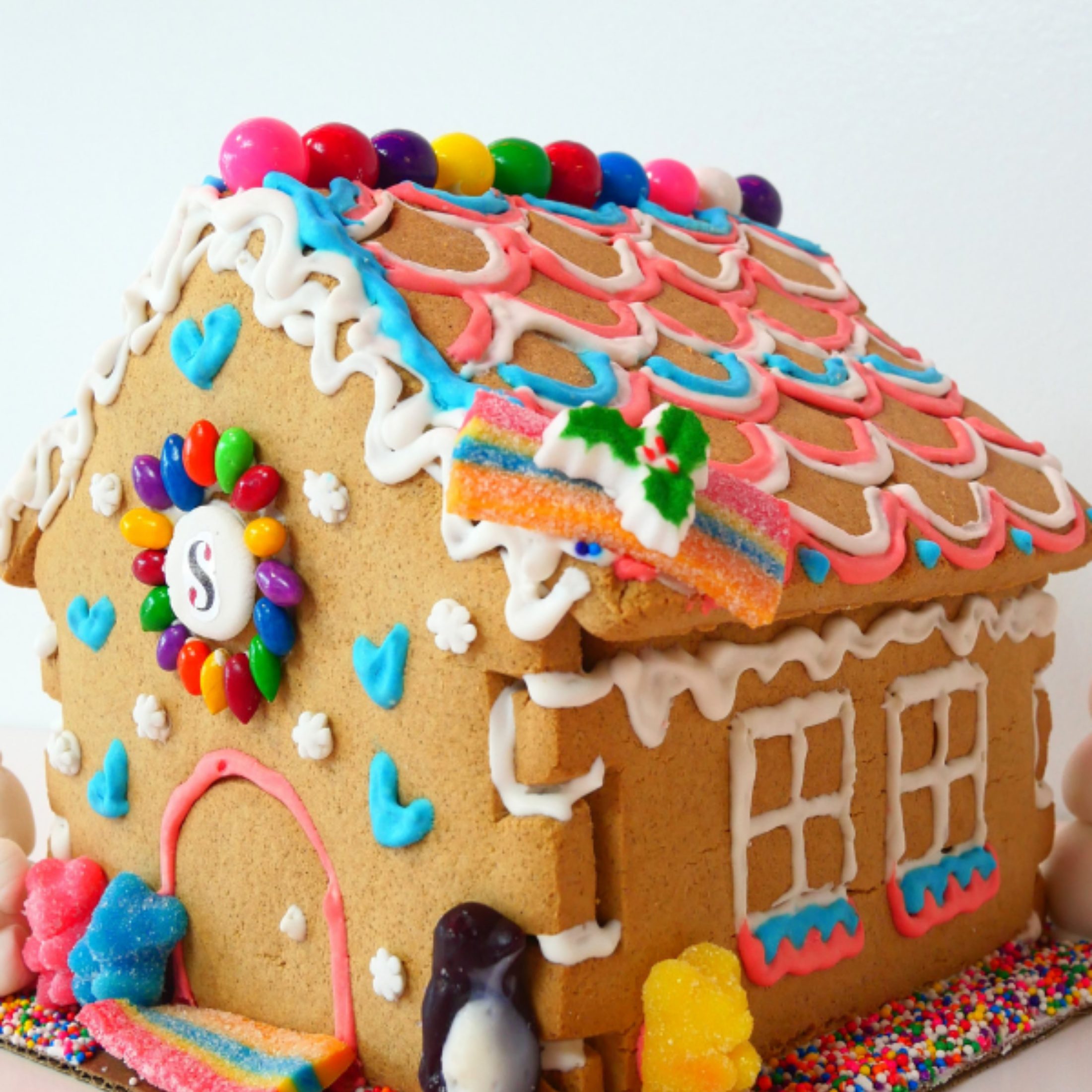 Holiday Gingerbread House Decorating — virtual corporate team building event